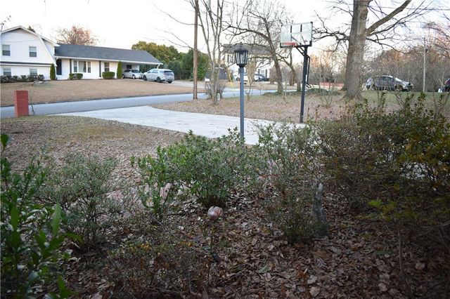 2479 Kingsland Drive, Atlanta, GA 30360