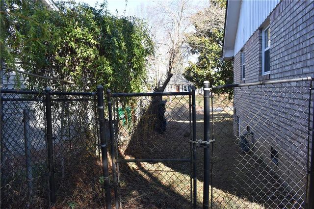 2479 Kingsland Drive, Atlanta, GA 30360