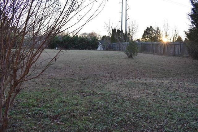 2479 Kingsland Drive, Atlanta, GA 30360