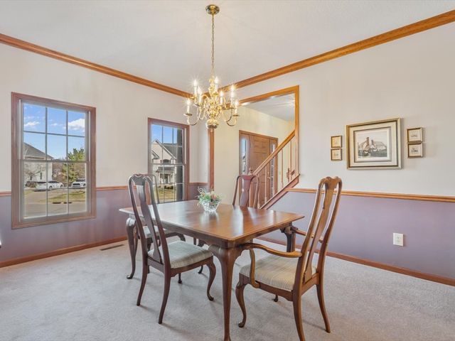 5355 Heather Glen Circle, Bettendorf, IA 52722