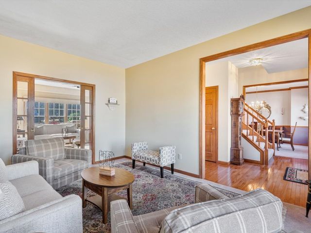 5355 Heather Glen Circle, Bettendorf, IA 52722