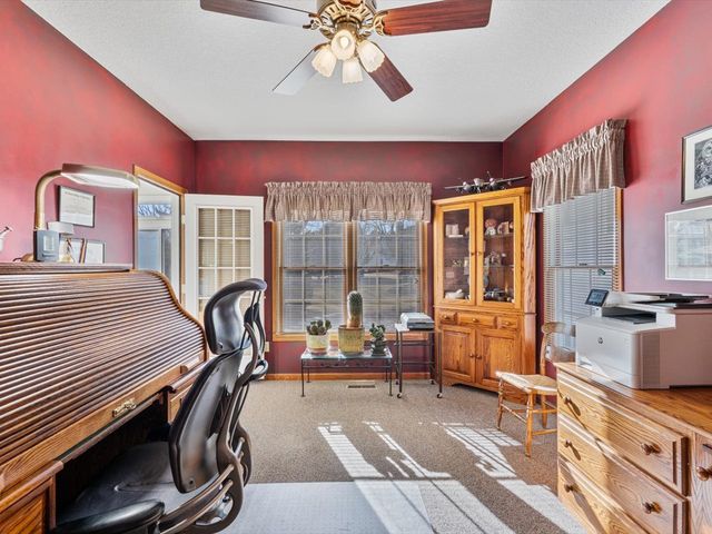 5355 Heather Glen Circle, Bettendorf, IA 52722