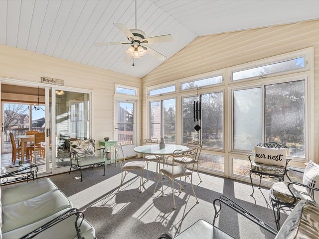 5355 Heather Glen Circle, Bettendorf, IA 52722