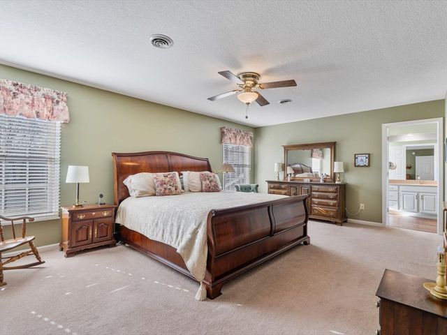 5355 Heather Glen Circle, Bettendorf, IA 52722