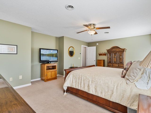 5355 Heather Glen Circle, Bettendorf, IA 52722
