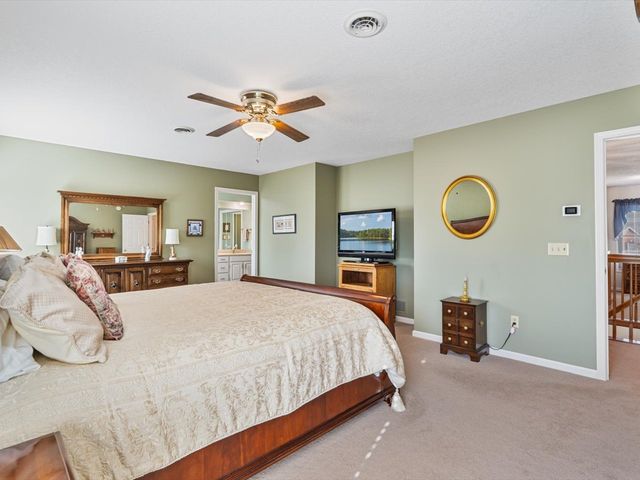 5355 Heather Glen Circle, Bettendorf, IA 52722