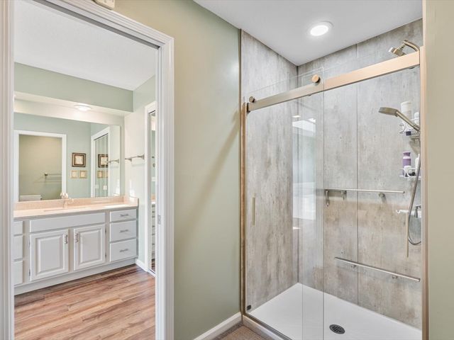 5355 Heather Glen Circle, Bettendorf, IA 52722