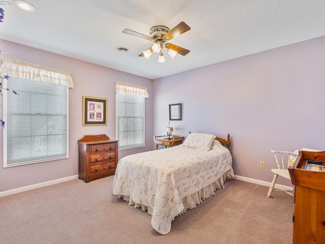 5355 Heather Glen Circle, Bettendorf, IA 52722