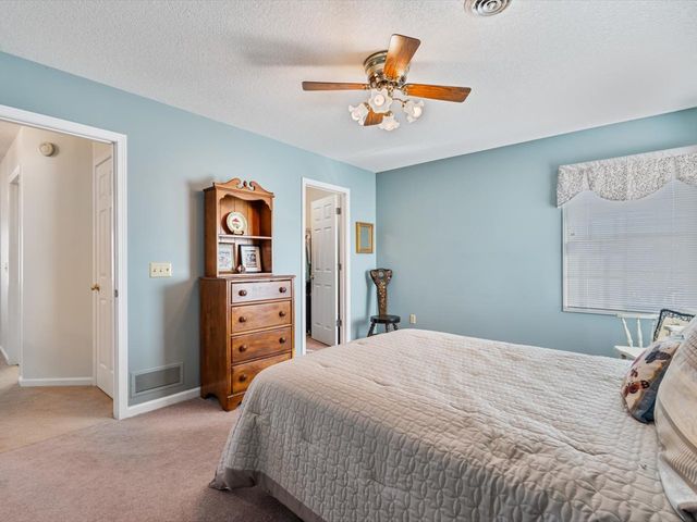 5355 Heather Glen Circle, Bettendorf, IA 52722