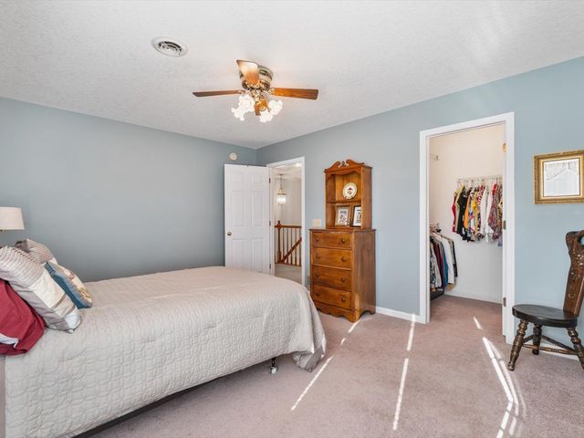 5355 Heather Glen Circle, Bettendorf, IA 52722