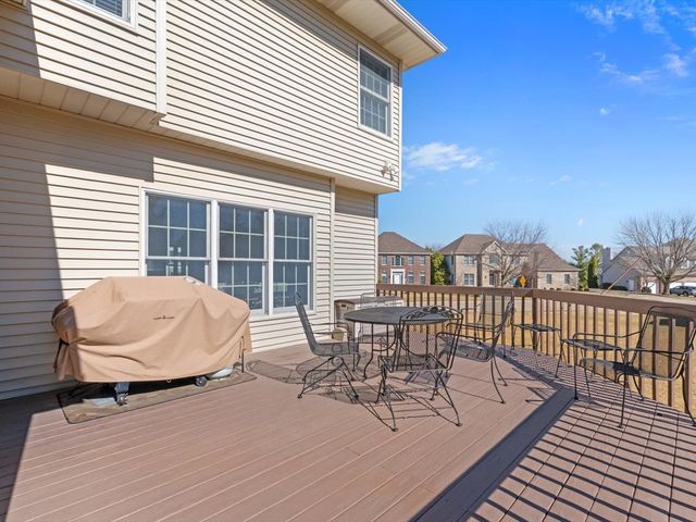 5355 Heather Glen Circle, Bettendorf, IA 52722