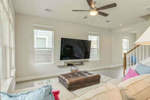 208 Stone Canyon DR, Georgetown, TX 78628