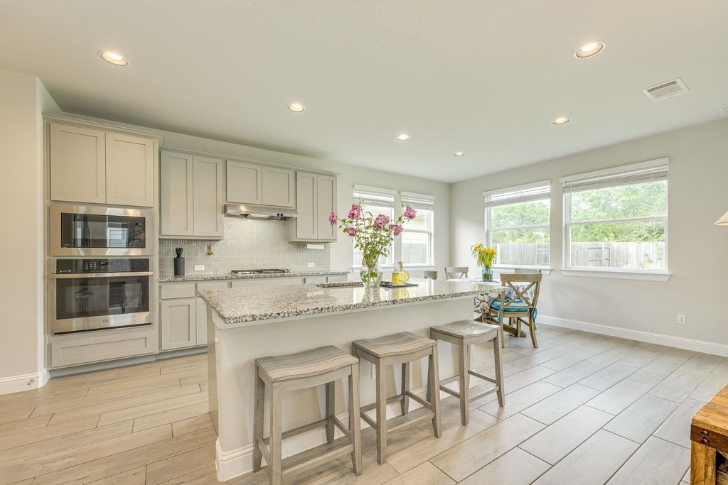 208 Stone Canyon DR, Georgetown, TX 78628
