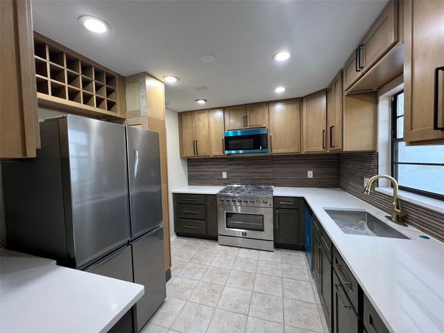 5970 80TH STREET N 101, St Petersburg, FL 33709