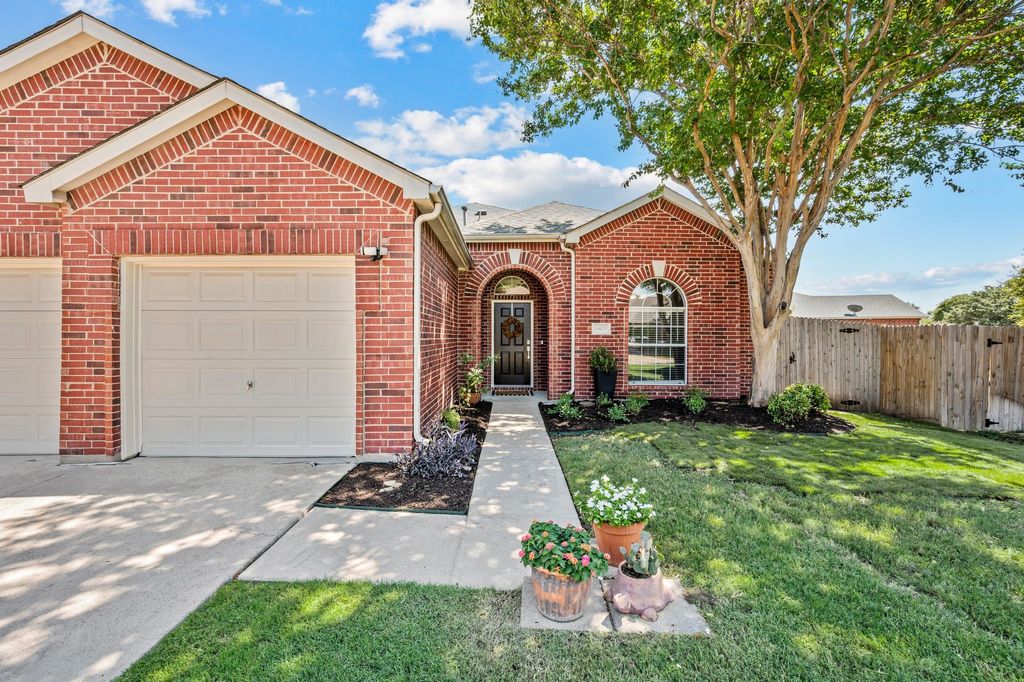 8404 Island Court, Fort Worth, TX 76137 — exterior