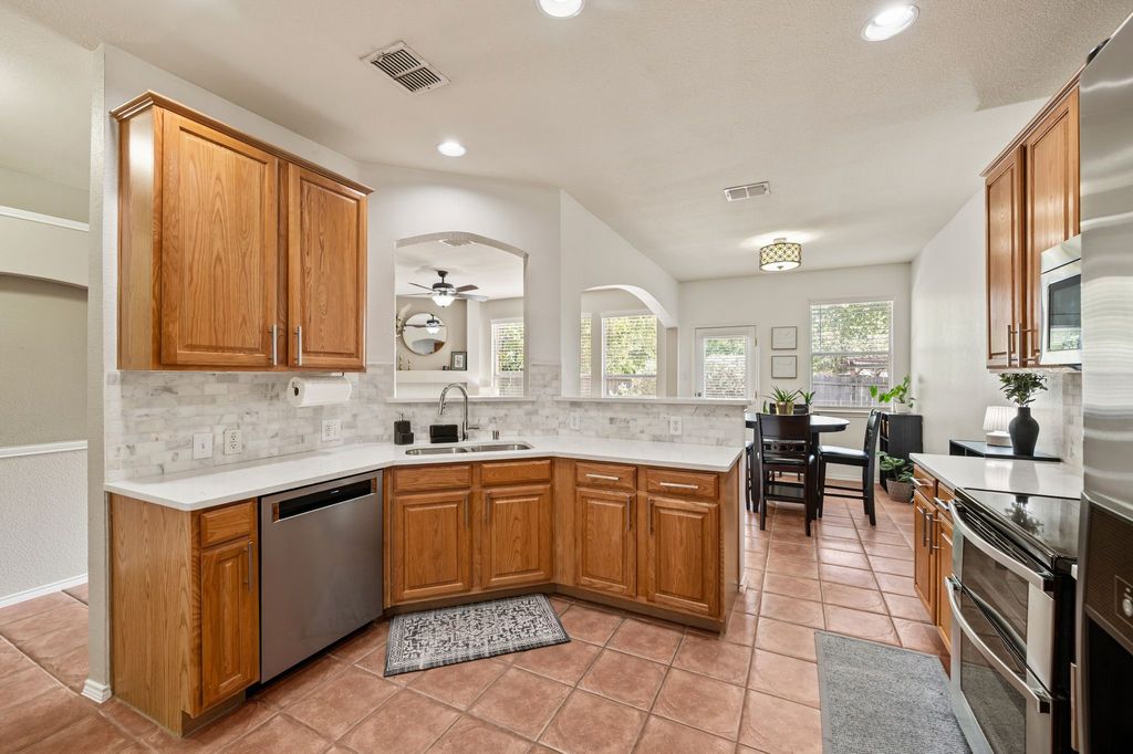 8404 Island Court, Fort Worth, TX 76137 — photo 5