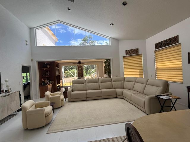 6350 Evian Place, Boynton Beach, FL 33437