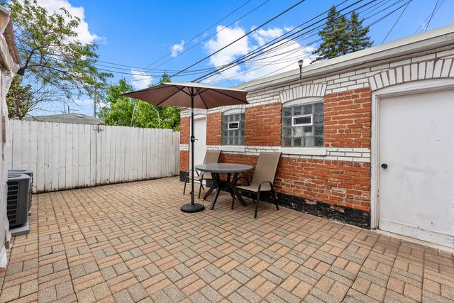 4602 S Albany Avenue, Chicago, IL 60632