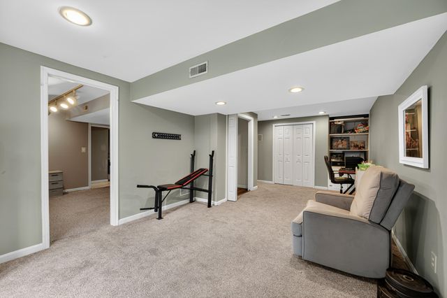 123 Lookout Farm Drive, Crestview Hills, KY 41017