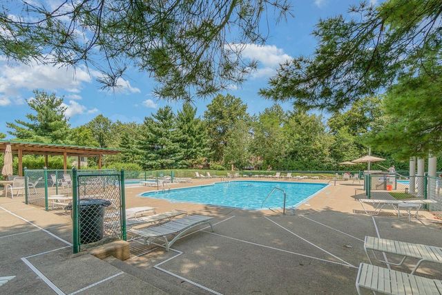 123 Lookout Farm Drive, Crestview Hills, KY 41017