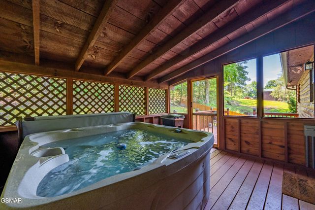 3129 Valley Home Road, Sevierville, TN 37862