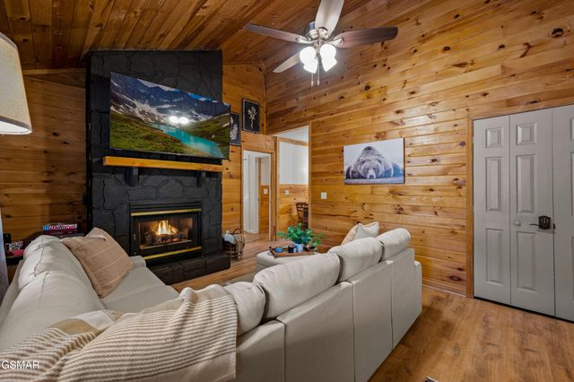 3129 Valley Home Road, Sevierville, TN 37862