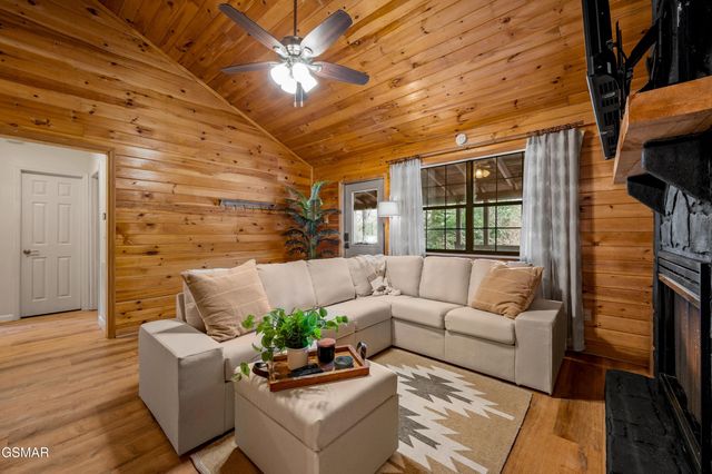 3129 Valley Home Road, Sevierville, TN 37862