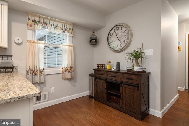 8376 ALBACORE DR, Pasadena, MD 21122