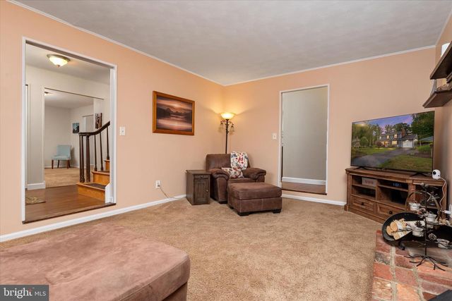 8376 ALBACORE DR, Pasadena, MD 21122