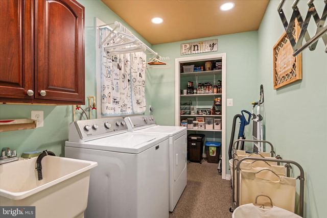 8376 ALBACORE DR, Pasadena, MD 21122