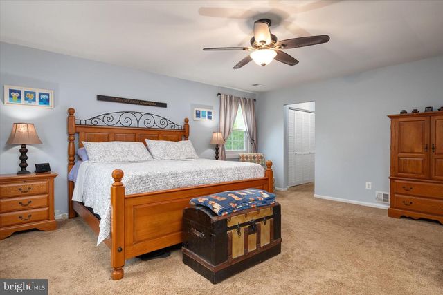 8376 ALBACORE DR, Pasadena, MD 21122