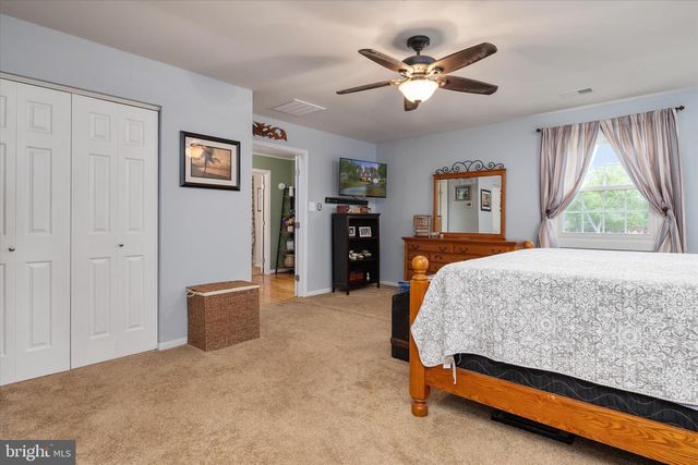 8376 ALBACORE DR, Pasadena, MD 21122