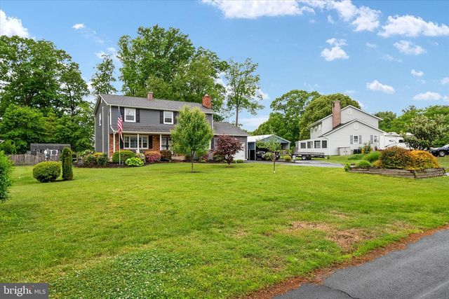 8376 ALBACORE DR, Pasadena, MD 21122