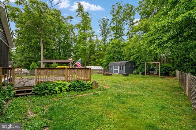 8376 ALBACORE DR, Pasadena, MD 21122