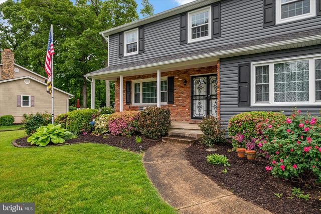 8376 ALBACORE DR, Pasadena, MD 21122
