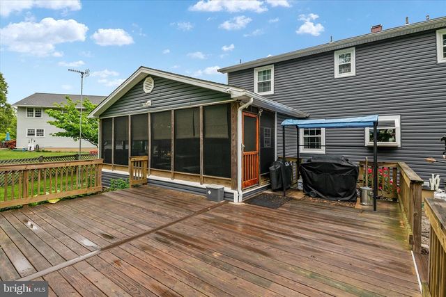 8376 ALBACORE DR, Pasadena, MD 21122