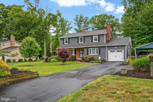 8376 ALBACORE DR, Pasadena, MD 21122