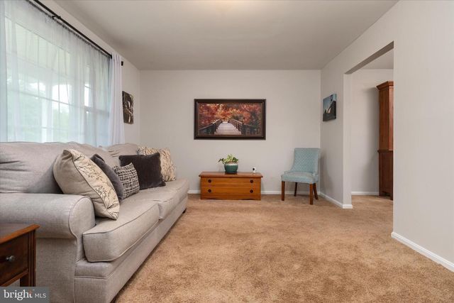 8376 ALBACORE DR, Pasadena, MD 21122