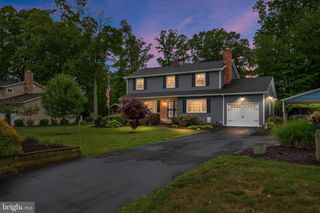8376 ALBACORE DR, Pasadena, MD 21122