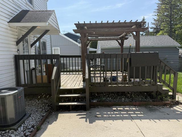 2912 Memorial DRIVE, Two Rivers, WI 54241