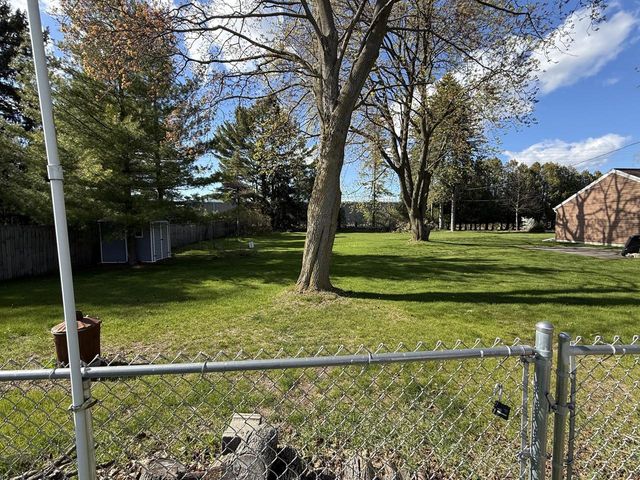 2912 Memorial DRIVE, Two Rivers, WI 54241