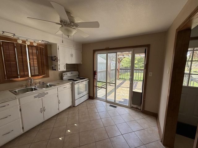2912 Memorial DRIVE, Two Rivers, WI 54241