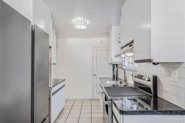 267 Dogwood Road W, Mastic Beach, NY 11951