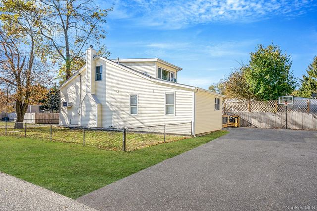 267 Dogwood Road W, Mastic Beach, NY 11951