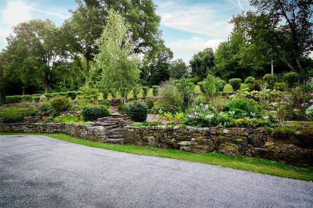 49 Iron Mountain Road, Warwick, NY 10990