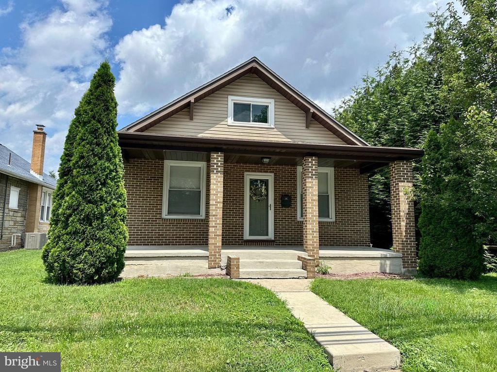 302 S ENOLA DR, Enola, PA 17025