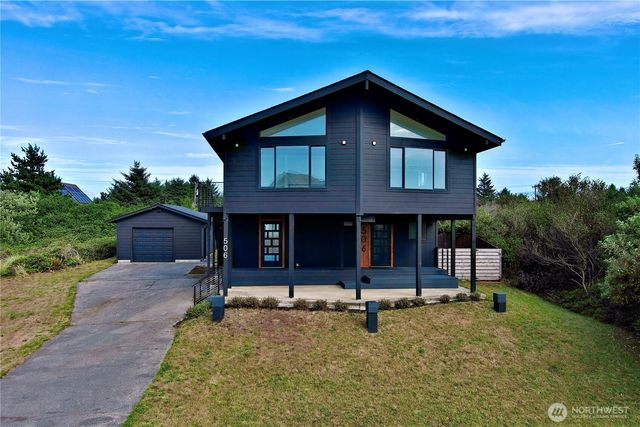 506 Sand Dune Avenue SW, Ocean Shores, WA 98569