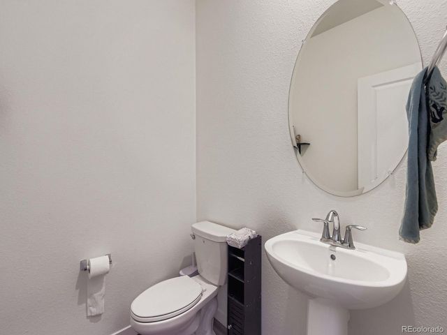 625 Aspen Ave, Bennett, CO 80102