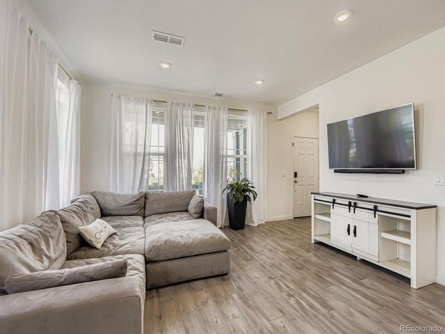 625 Aspen Ave, Bennett, CO 80102