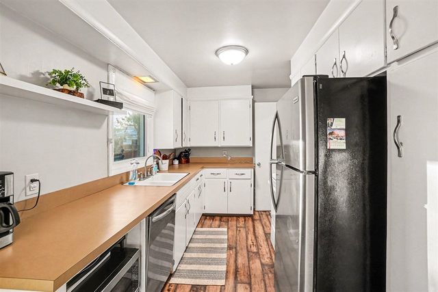 221 S Park Street, Zeeland, MI 49464